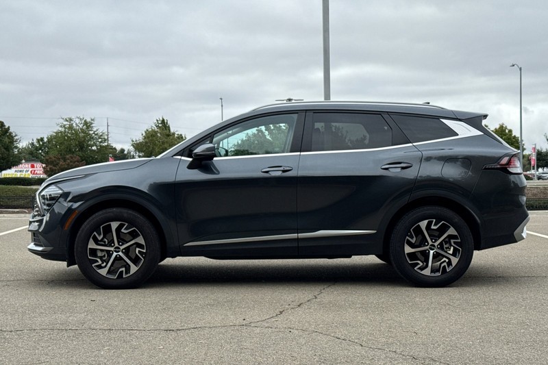 Kia Sportage Vehicle Full-screen Gallery Image 07