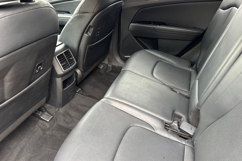 Kia Sportage Vehicle Full-screen Gallery Image 14