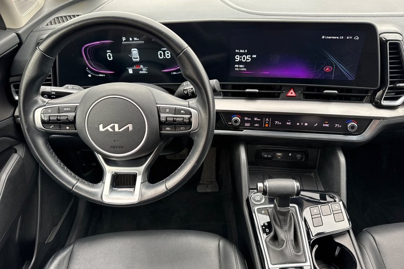 Kia Sportage Vehicle Full-screen Gallery Image 16