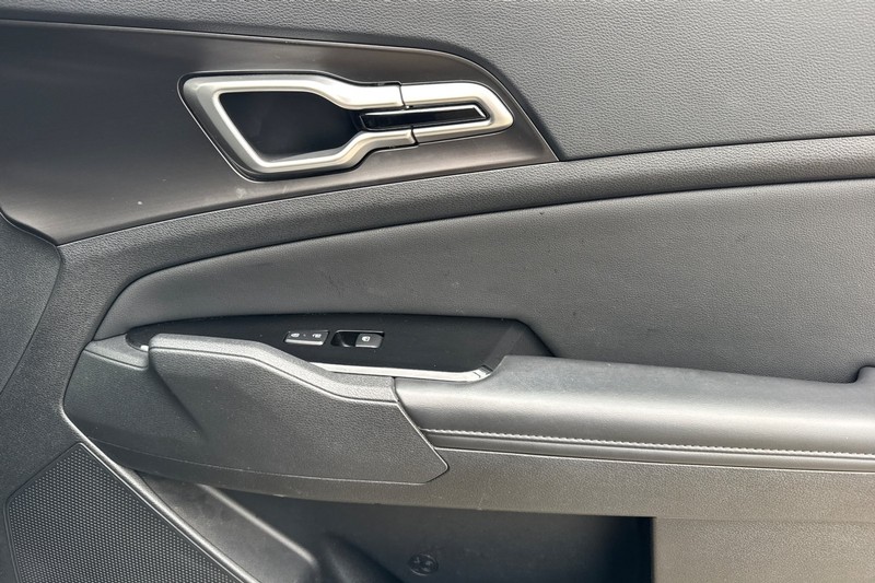 Kia Sportage Vehicle Full-screen Gallery Image 21