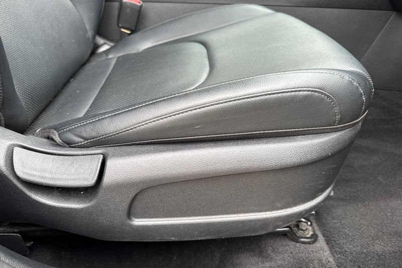Kia Sportage Vehicle Full-screen Gallery Image 23