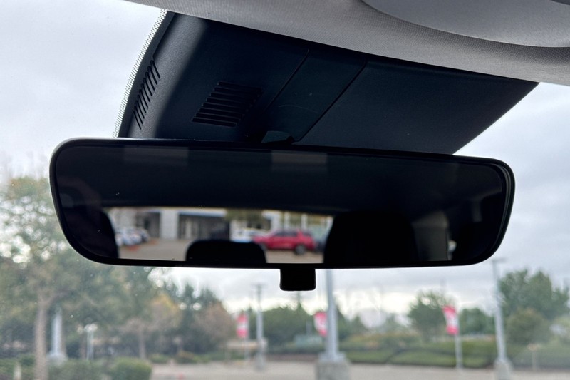 Kia Sportage Vehicle Full-screen Gallery Image 25