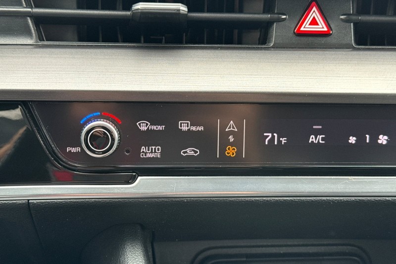Kia Sportage Vehicle Full-screen Gallery Image 29