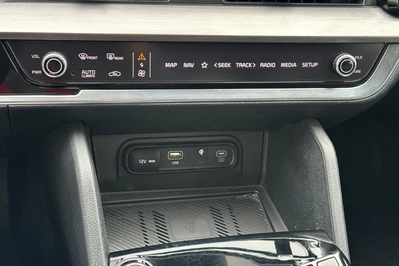 Kia Sportage Vehicle Full-screen Gallery Image 31