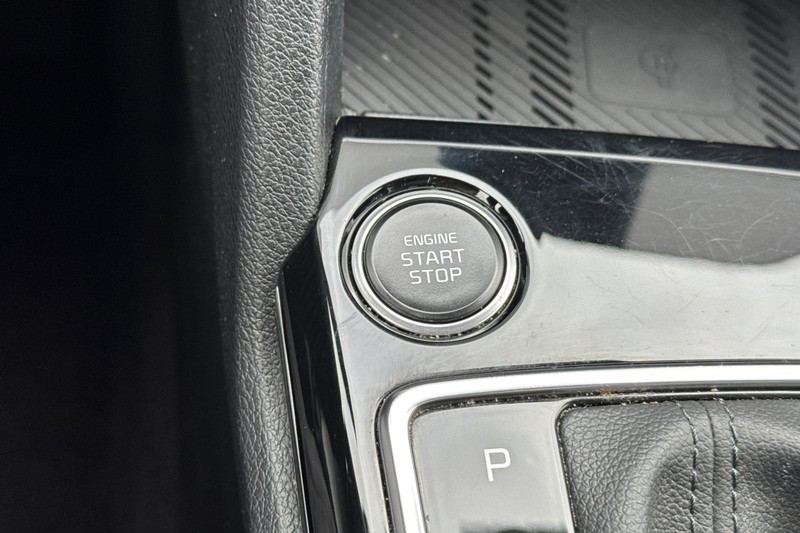 Kia Sportage Vehicle Full-screen Gallery Image 35