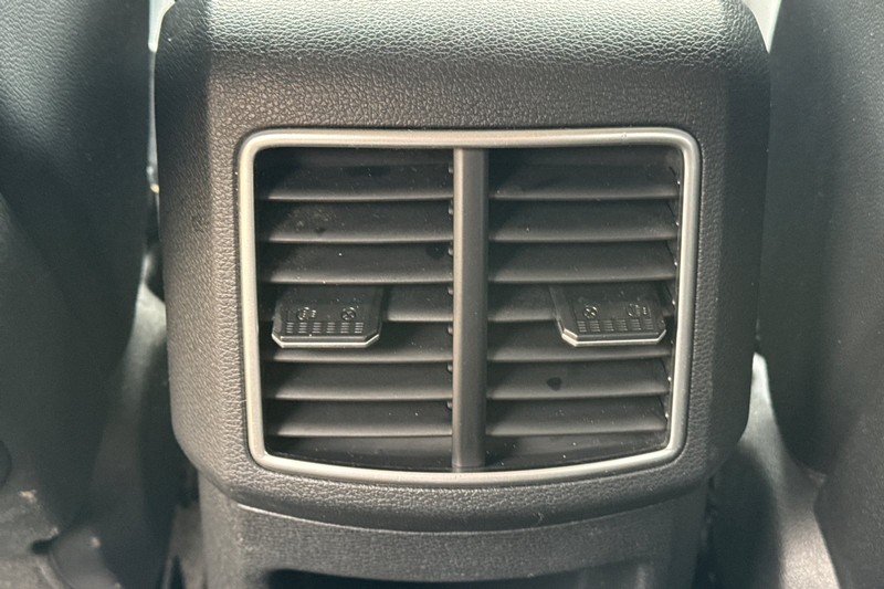 Kia Sportage Vehicle Full-screen Gallery Image 44