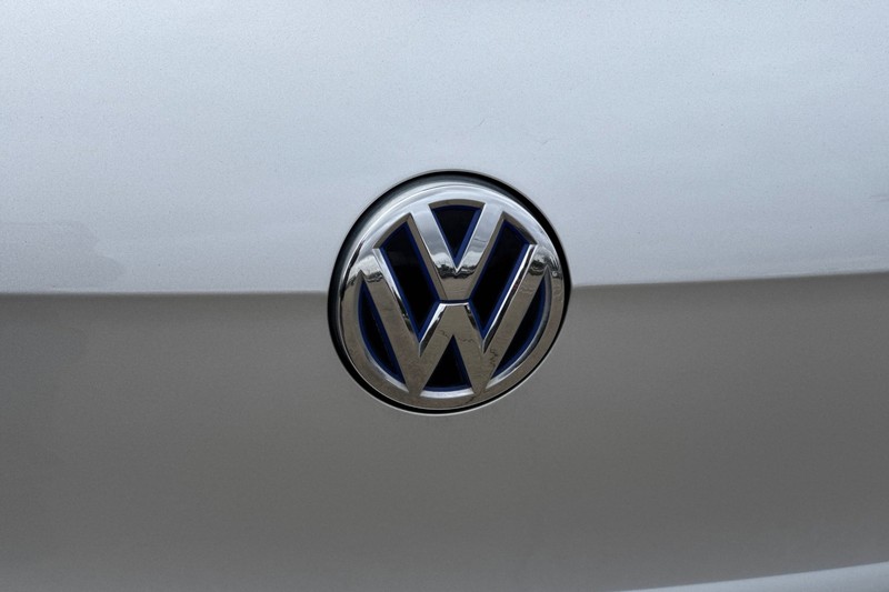 Volkswagen e-Golf Vehicle Full-screen Gallery Image 44