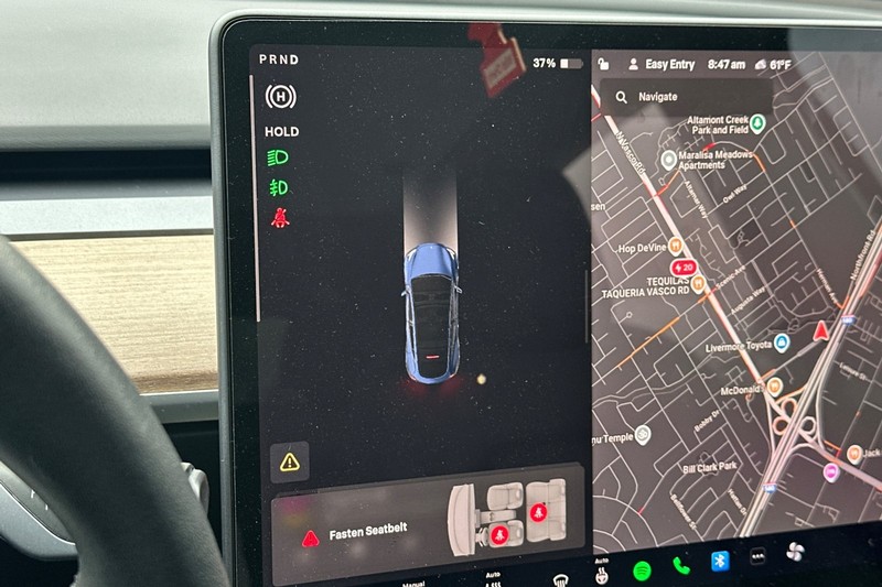 Tesla Model Y Vehicle Full-screen Gallery Image 38