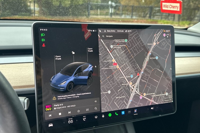 Tesla Model Y Vehicle Full-screen Gallery Image 41