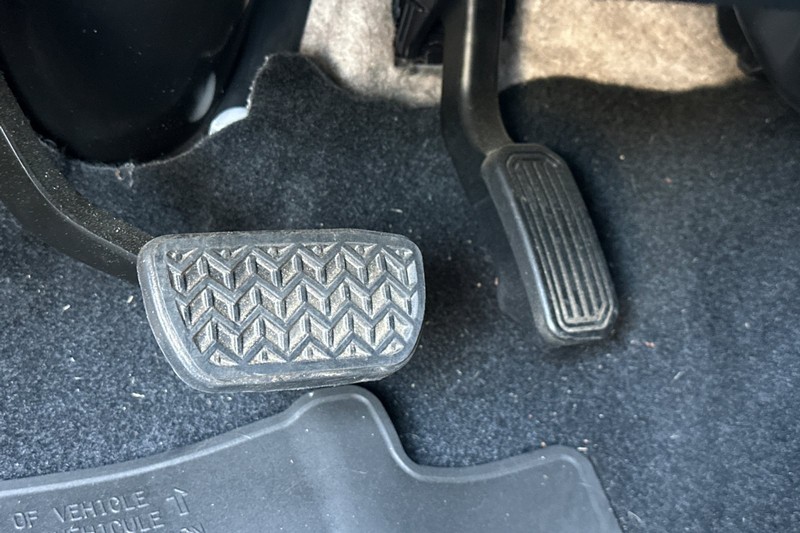 Toyota Tacoma 4WD Vehicle Full-screen Gallery Image 44