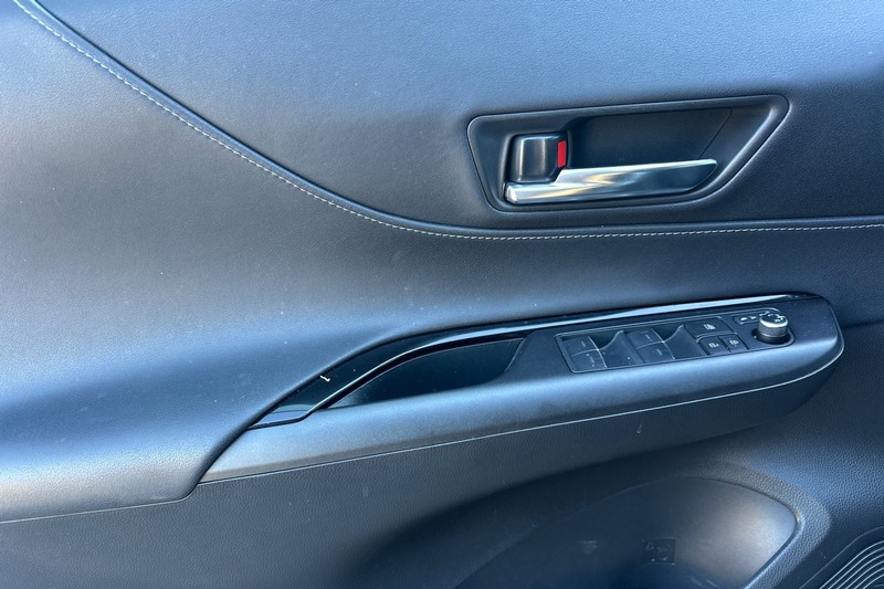 Toyota Venza Vehicle Full-screen Gallery Image 11