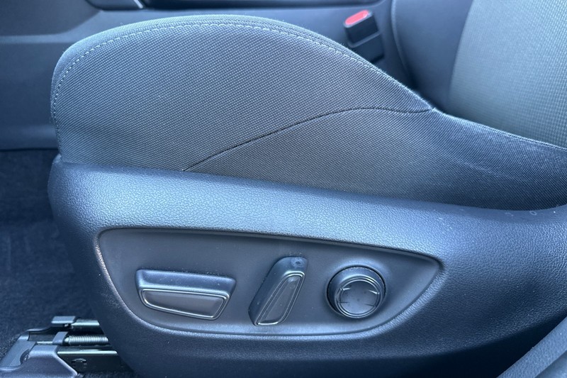 Toyota Venza Vehicle Full-screen Gallery Image 13