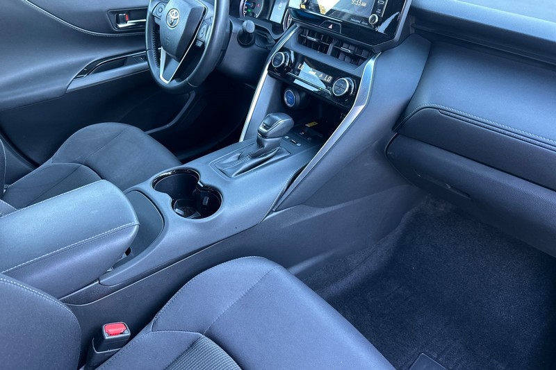 Toyota Venza Vehicle Full-screen Gallery Image 19