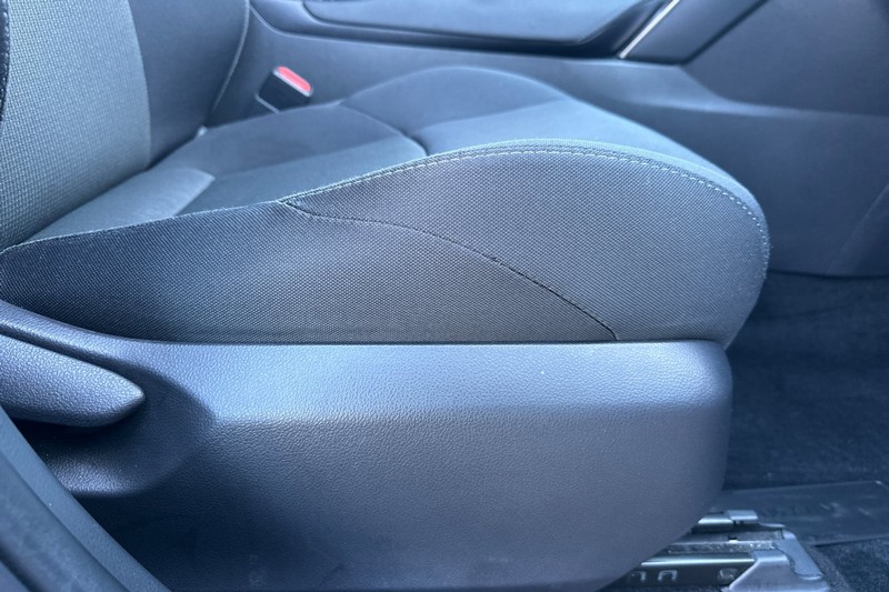 Toyota Venza Vehicle Full-screen Gallery Image 23