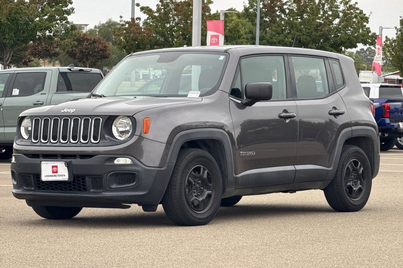 Jeep Renegade Vehicle Full-screen Gallery Image 08