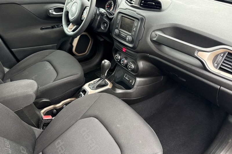 Jeep Renegade Vehicle Full-screen Gallery Image 18