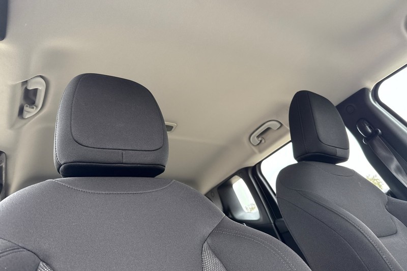Jeep Renegade Vehicle Full-screen Gallery Image 19