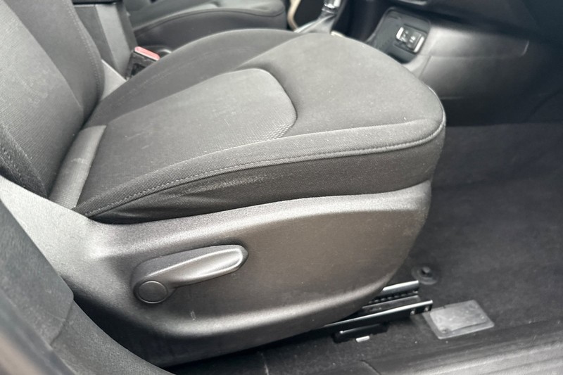 Jeep Renegade Vehicle Full-screen Gallery Image 22