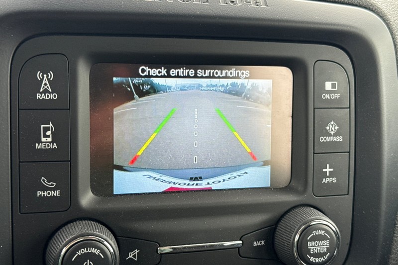 Jeep Renegade Vehicle Full-screen Gallery Image 26