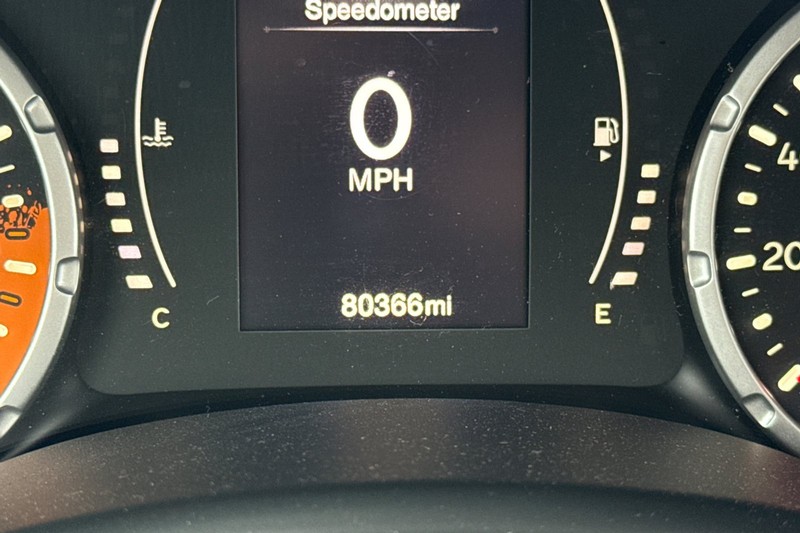 Jeep Renegade Vehicle Full-screen Gallery Image 40