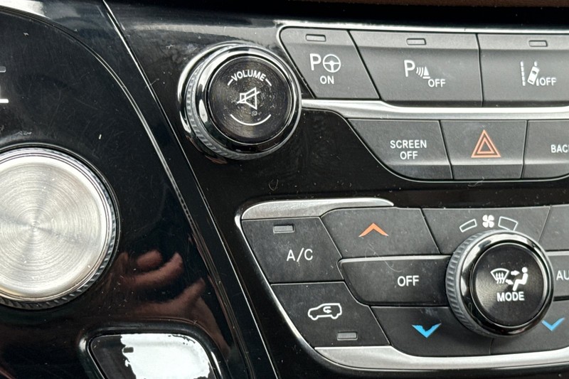 Chrysler Pacifica Vehicle Full-screen Gallery Image 27