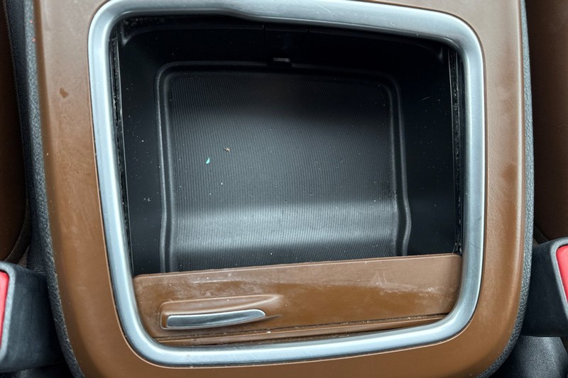 Chrysler Pacifica Vehicle Full-screen Gallery Image 30