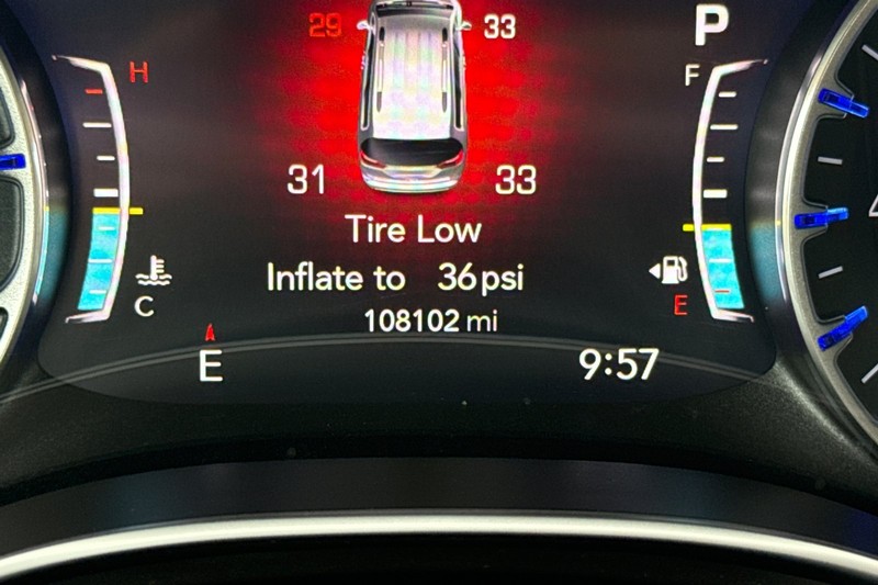 Chrysler Pacifica Vehicle Full-screen Gallery Image 39