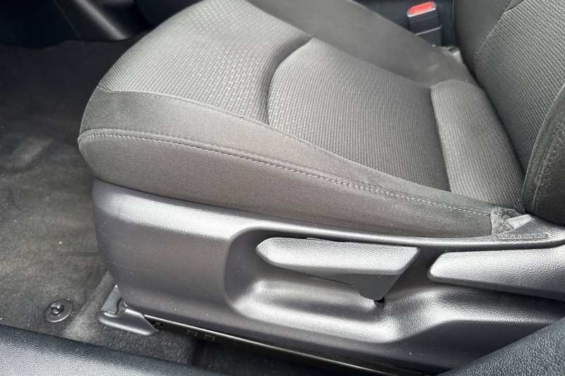 Toyota Prius Vehicle Full-screen Gallery Image 13