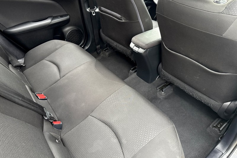 Toyota Prius Vehicle Full-screen Gallery Image 18