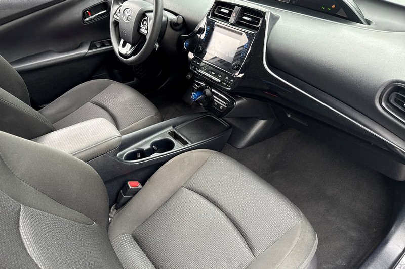 Toyota Prius Vehicle Full-screen Gallery Image 19