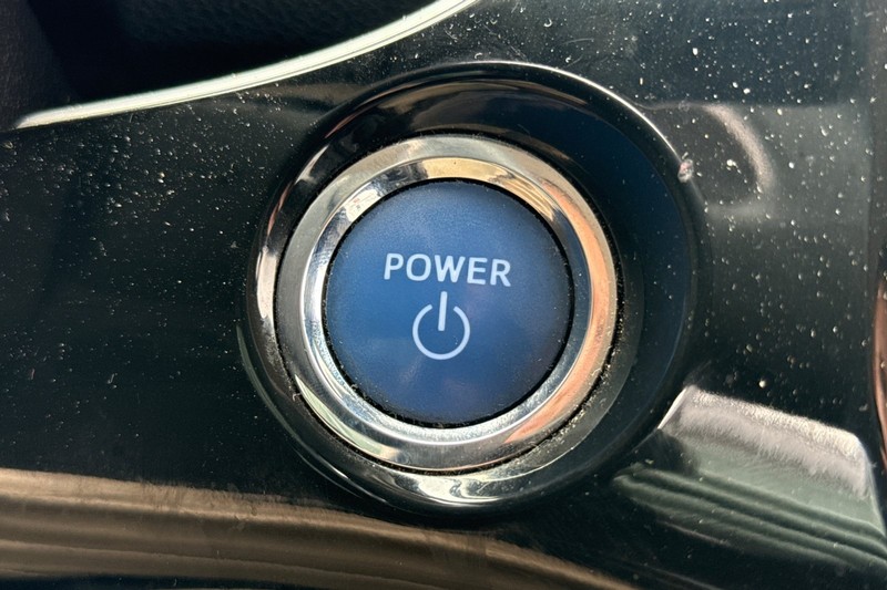 Toyota Prius Vehicle Full-screen Gallery Image 33