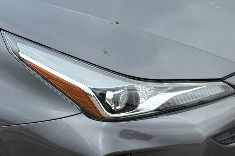 Toyota Prius Vehicle Full-screen Gallery Image 44