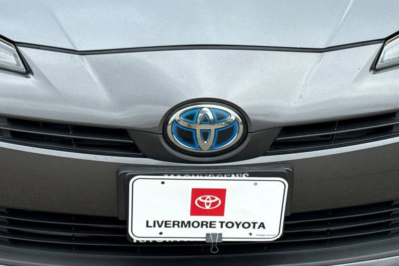 Toyota Prius Vehicle Full-screen Gallery Image 45