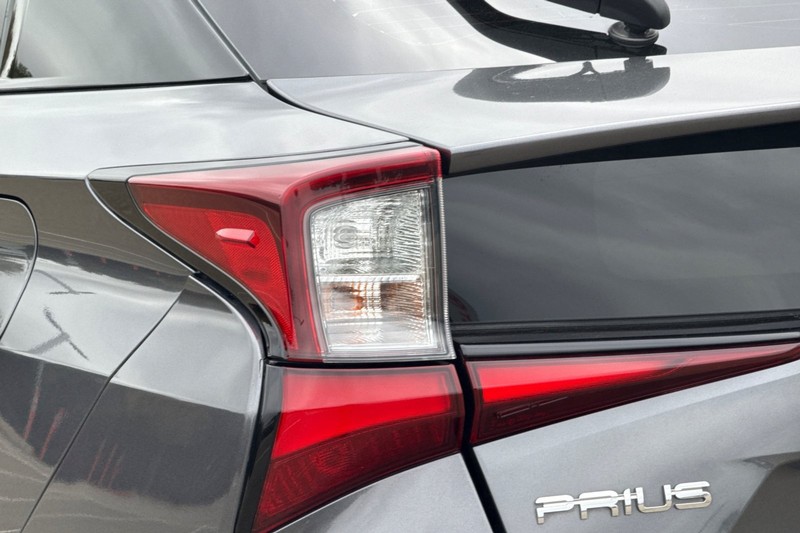 Toyota Prius Vehicle Full-screen Gallery Image 46