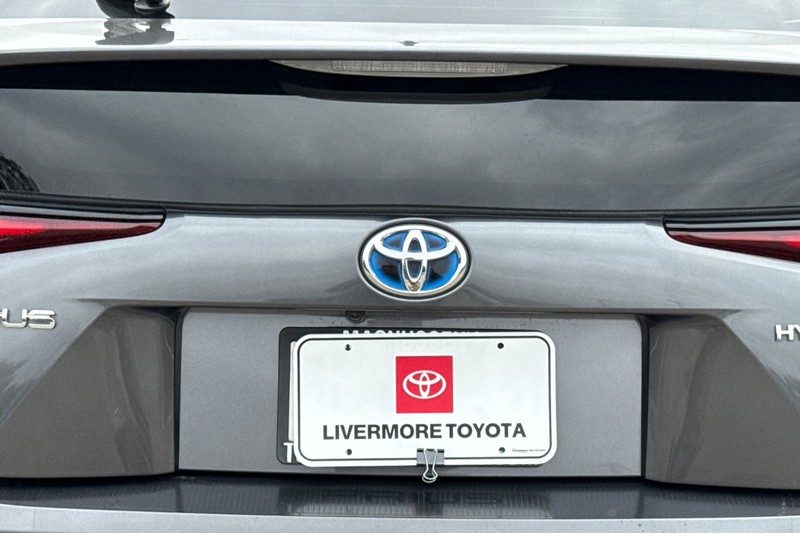 Toyota Prius Vehicle Full-screen Gallery Image 47