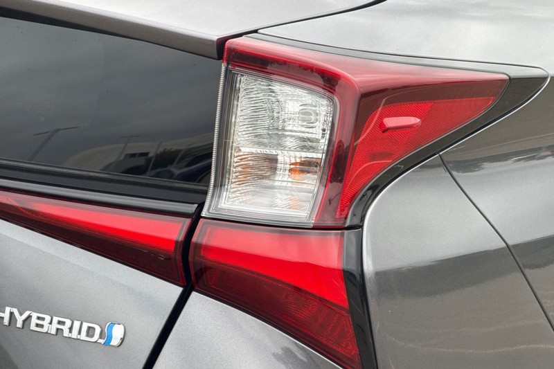 Toyota Prius Vehicle Full-screen Gallery Image 48
