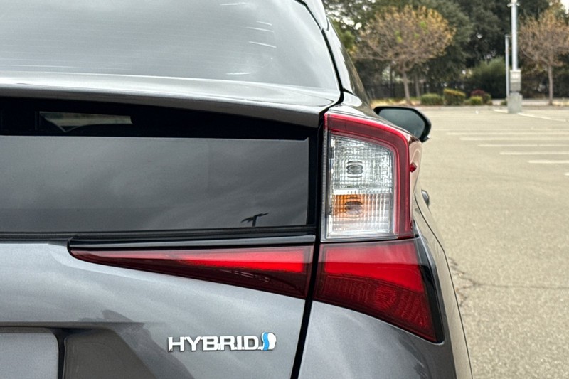 Toyota Prius Vehicle Full-screen Gallery Image 49