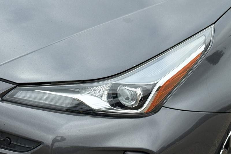 Toyota Prius Vehicle Full-screen Gallery Image 50