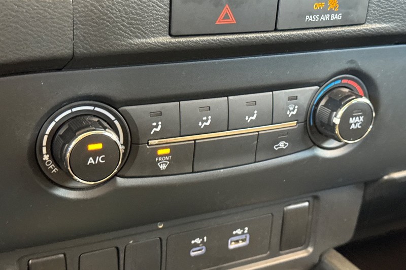 Nissan Frontier Vehicle Full-screen Gallery Image 27