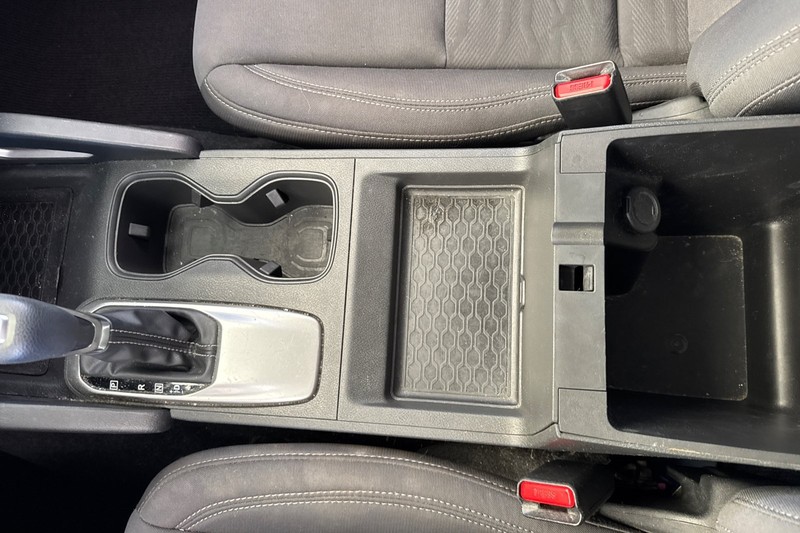 Nissan Frontier Vehicle Full-screen Gallery Image 31