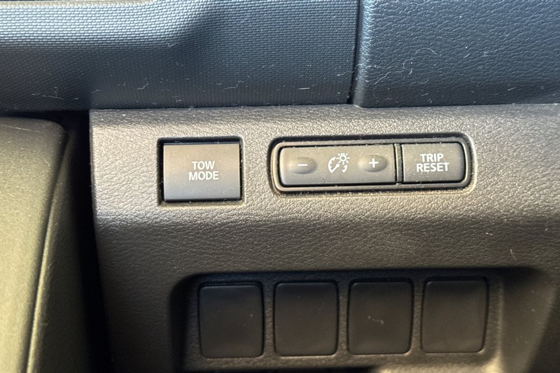 Nissan Frontier Vehicle Full-screen Gallery Image 40