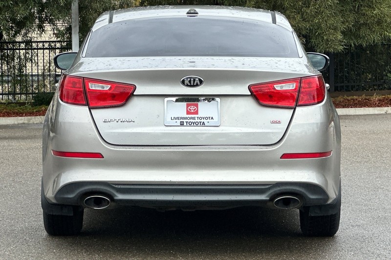 Kia Optima Vehicle Full-screen Gallery Image 05