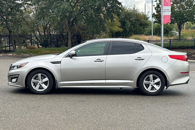Kia Optima Vehicle Full-screen Gallery Image 07