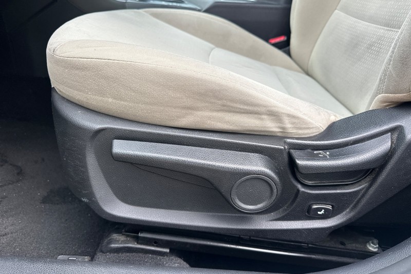 Kia Optima Vehicle Full-screen Gallery Image 13