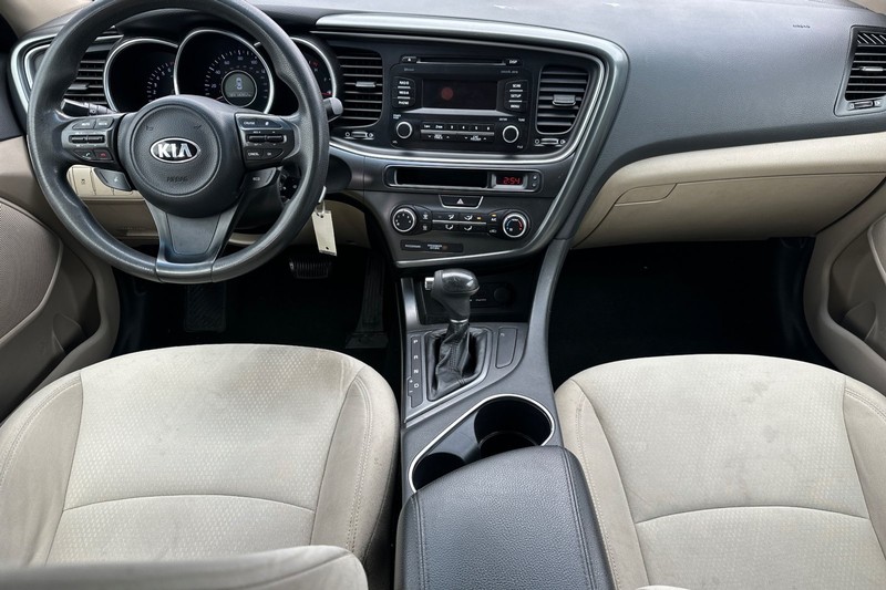 Kia Optima Vehicle Full-screen Gallery Image 15