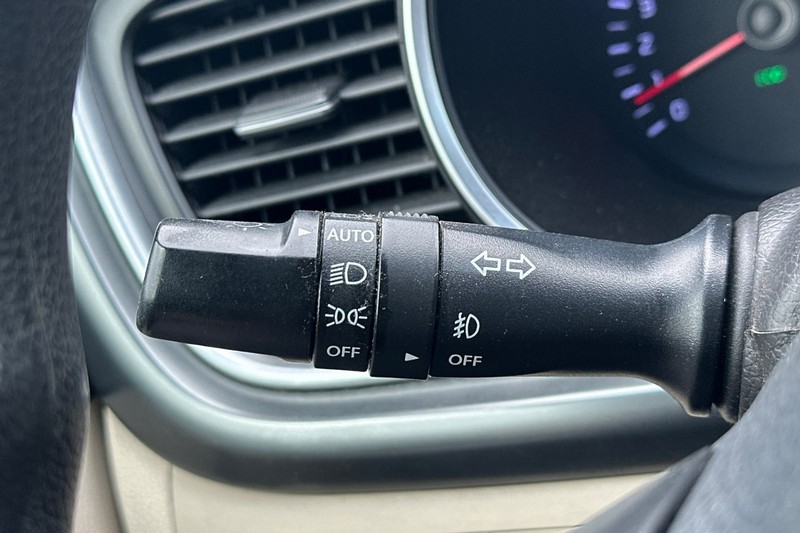 Kia Optima Vehicle Full-screen Gallery Image 33