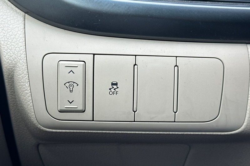 Kia Optima Vehicle Full-screen Gallery Image 38