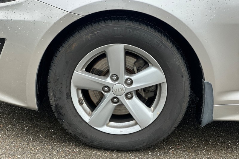 Kia Optima Vehicle Full-screen Gallery Image 40