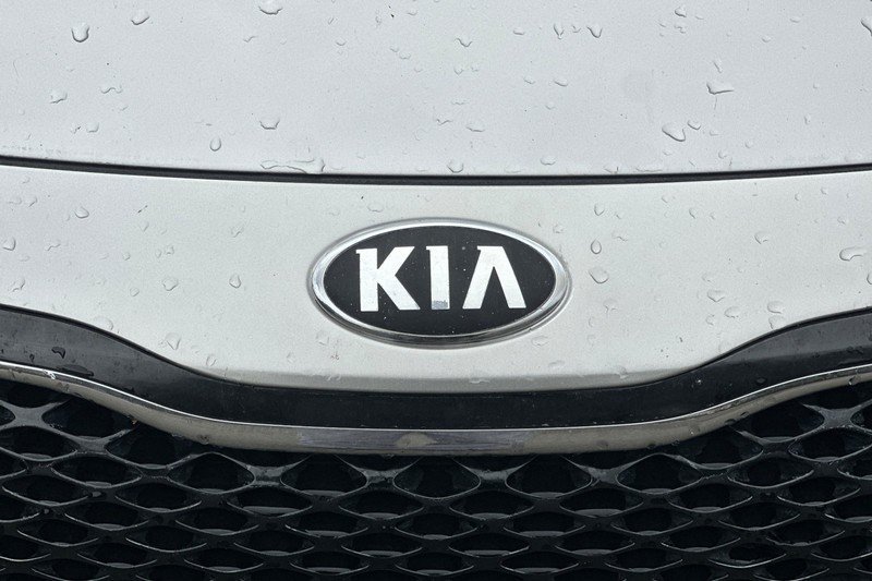 Kia Optima Vehicle Full-screen Gallery Image 42