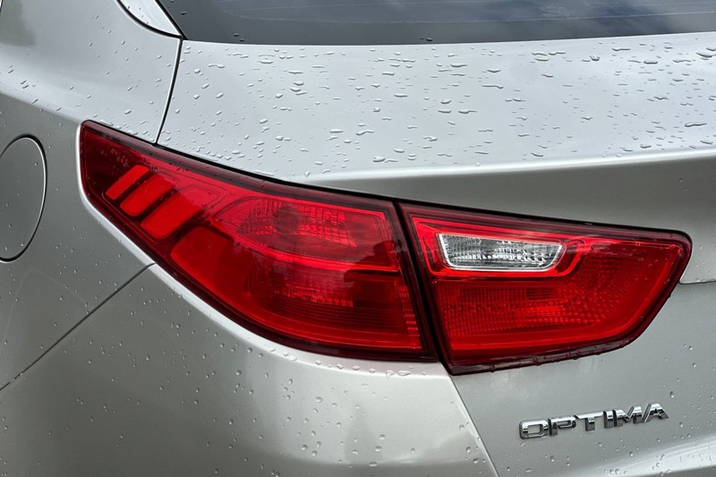 Kia Optima Vehicle Full-screen Gallery Image 43